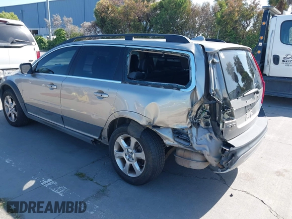 2011 Volvo XC70 3.2L with VIN YV4940BZ0B1095869, listed as a IAAI auction lot 42152626 with 133,696 mi miles and . Bid and sale history available at DreamBid. Image 3.