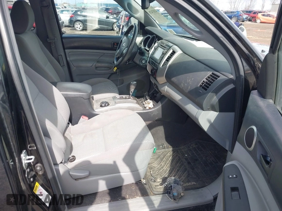 2013 Toyota Tacoma with VIN 5TFUU4EN4DX050303, listed as a IAAI auction lot 41833470 with 117,371 mi miles and . Bid and sale history available at DreamBid. Image 5.