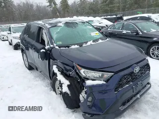 2020 Toyota RAV4 XLE with VIN 2T3P1RFV4LC117598, listed as a IAAI auction lot 41556701 with 38,447 mi miles. Bid and sale history available at carsss.com. Image 6.