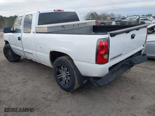 2006 Chevrolet Silverado 1500 LT1 with VIN 2GCEC19T261110996, listed as a IAAI auction lot 41721472 with 242,319 mi miles. Bid and sale history available at carsss.com. Image 3.