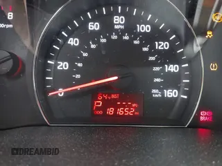 2015 Kia Sorento LX with VIN 5XYKTDA63FG570085, listed as a IAAI auction lot 42031786 with 181,652 mi miles and . Bid and sale history available at DreamBid. Image 16.