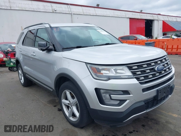 2017 Ford Explorer XLT z VIN 1FM5K8D88HGC35582, wystawiony jako IAAI lot #39443704 z przebiegiem 75 251 mil mil oraz . Historia ofert i sprzedaży dostępna na DreamBid. Obrazek 1.