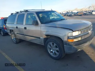 2005 Chevrolet Suburban LS z VIN 3GNEC16Z95G195227, wystawiony jako IAAI lot #41725615 z przebiegiem 314 340 mil mil oraz . Historia ofert i sprzedaży dostępna na DreamBid. Obrazek 1.