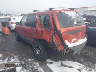 2006 Ford Escape XLT with VIN 1FMYU03Z66KD02998, listed as a IAAI auction lot 41414402 with 102,147 mi miles. Bid and sale history available at carsss.com. Image 3.