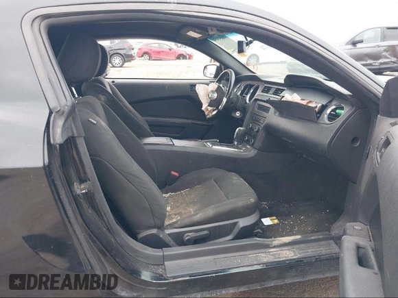 2014 Ford Mustang V6 with VIN 1ZVBP8AM8E5311624, listed as a IAAI auction lot 40100303 with 119,598 mi miles. Bid and sale history available at carsss.com. Image 5.