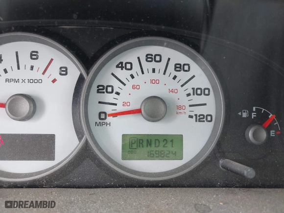 2005 Ford Escape XLT with VIN 1FMYU03175KA91500, listed as a IAAI auction lot 41958585 with 169,824 mi miles. Bid and sale history available at carsss.com. Image 7.