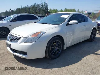 2009 Nissan Altima 3.5 SE with VIN 1N4BL24EX9C140138, listed as a IAAI auction lot 42111113 with 178,213 mi miles. Bid and sale history available at carsss.com. Image 2.