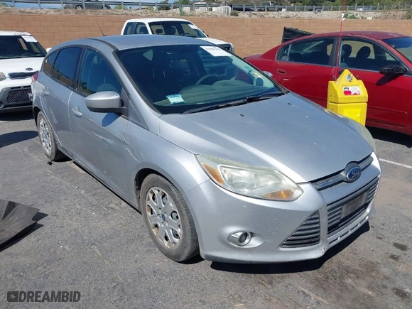 2012 Ford Focus SE with VIN 1FAHP3K28CL343856, listed as a IAAI auction lot 41990103 with 176,588 mi miles. Bid and sale history available at carsss.com. Image 1.