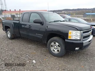 2011 Chevrolet Silverado 1500 LT with VIN 1GCRKSE07BZ441855, listed as a IAAI auction lot 41958383 with 222,990 mi miles and . Bid and sale history available at DreamBid. Image 1.