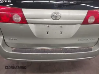 2008 Toyota Sienna XLE with VIN 5TDZK22C38S164338, listed as a IAAI auction lot 42161825 with 237,143 mi miles. Bid and sale history available at carsss.com. Image 16.