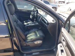 2018 Porsche Macan with VIN WP1AA2A56JLB07463, listed as a IAAI auction lot 41869415 with 112,053 mi miles. Bid and sale history available at carsss.com. Image 5.