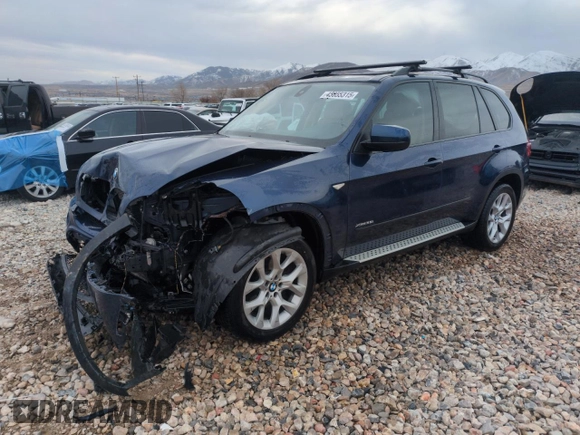 2011 BMW X5 35i with VIN 5UXZV4C5XBL738928, listed as a Copart auction lot 43655315 with 127,203 mi miles and Salvage Title. Bid and sale history available at carsss.com. Image 1.