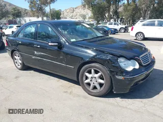 2004 Mercedes-Benz C 240 z VIN WDBRF61J14A571222, wystawiony jako IAAI lot #42024811 z przebiegiem 67 492 mil mil oraz . Historia ofert i sprzedaży dostępna na DreamBid. Obrazek 1.
