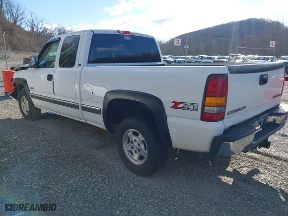 2000 Chevrolet Silverado 1500 LT with VIN 1GCEK19T9YE384538, listed as a IAAI auction lot 41596743 with 165,594 mi miles. Bid and sale history available at carsss.com. Image 3.