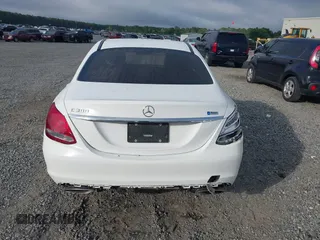 2018 Mercedes-Benz C 300 with VIN 55SWF4JB5JU268060, listed as a IAAI auction lot 42380459 with 111,801 mi miles and . Bid and sale history available at DreamBid. Image 16.