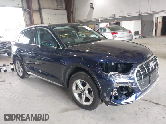 2024 Audi Q5 Premium with VIN WA1ABAFY2R2005133, listed as a IAAI auction lot 39315354 with 4,224 mi miles. Bid and sale history available at carsss.com. Image 1.