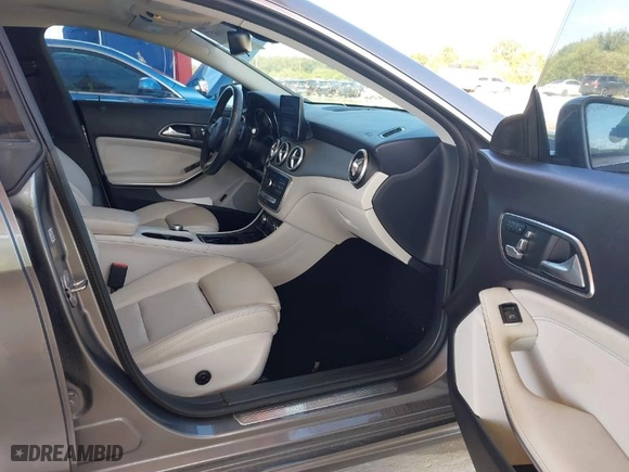 2019 Mercedes-Benz CLA with VIN WDDSJ4EB6KN698830, listed as a IAAI auction lot 40446857 with 173,189 mi miles. Bid and sale history available at carsss.com. Image 5.