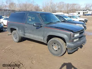 1997 Chevrolet Tahoe with VIN 3GNEK18R5VG126423, listed as a IAAI auction lot 41766765 with 278,269 mi miles. Bid and sale history available at carsss.com. Image 1.
