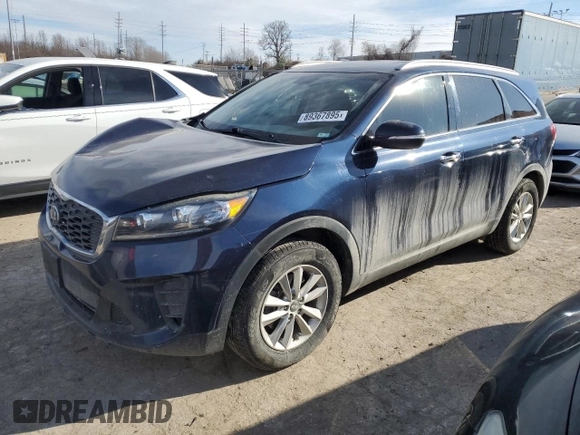 2019 Kia Sorento L z VIN 5XYPG4A32KG463068, wystawiony jako Copart lot #89367895 z przebiegiem Nie podano mil oraz Szkoda całkowita • Salvage title. Historia ofert i sprzedaży dostępna na DreamBid. Obrazek 1.
