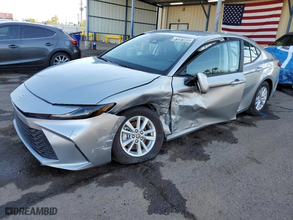 2025 Toyota Camry LE with VIN 4T1DAACK4SU028053, listed as a Copart auction lot 51051665 with 2,944 mi miles and Clean Title. Bid and sale history available at carsss.com. Image 1.