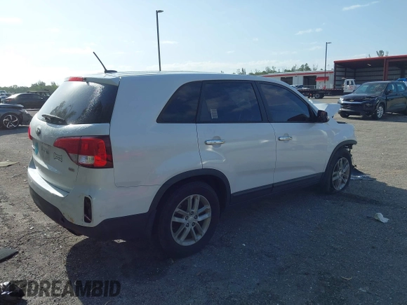 2015 Kia Sorento LX with VIN 5XYKT3A61FG561833, listed as a IAAI auction lot 42016426 with 130,907 mi miles and . Bid and sale history available at carsss.com. Image 4.