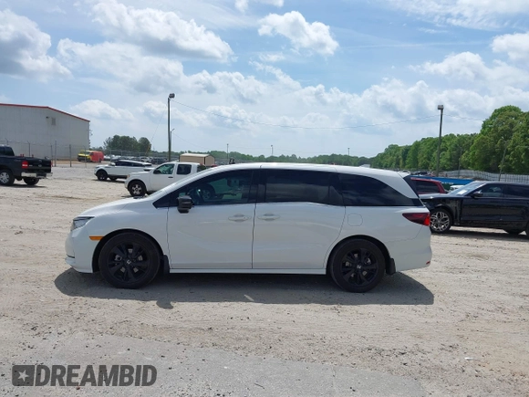 2024 Honda Odyssey Sport with VIN 5FNRL6H78RB064563, listed as a IAAI auction lot 42071907 with 7,628 mi miles and . Bid and sale history available at DreamBid. Image 14.