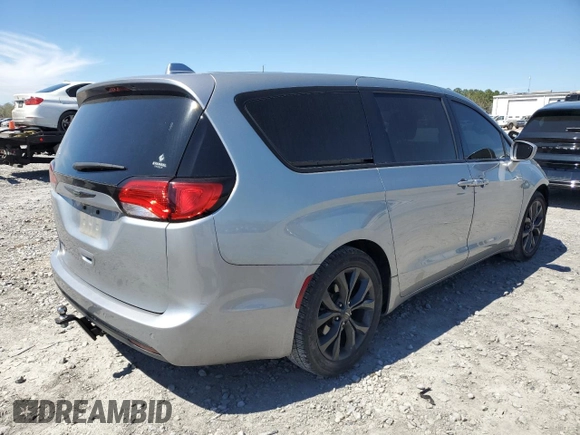 2018 Chrysler Pacifica Touring Plus with VIN 2C4RC1FGXJR361834, listed as a Copart auction lot 49476195 with 65,784 mi miles and Salvage Title. Bid and sale history available at DreamBid. Image 3.