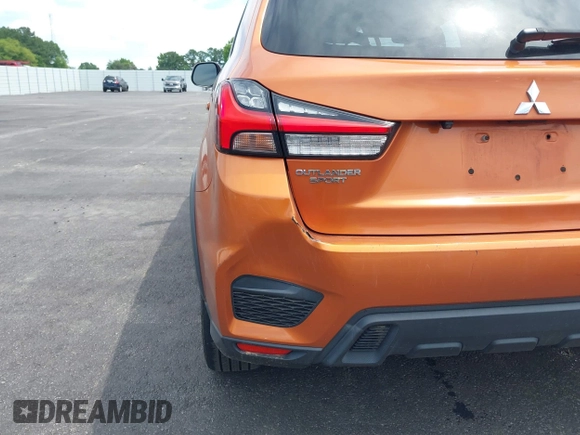 2020 Mitsubishi Outlander ES z VIN JA4AP3AU6LU011367, wystawiony jako IAAI lot #42492493 z przebiegiem 102 745 mil mil oraz . Historia ofert i sprzedaży dostępna na DreamBid. Obrazek 6.