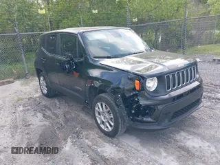 2023 Jeep Renegade Latitude with VIN ZACNJDB12PPP72694, listed as a IAAI auction lot 41922408 with 29,818 mi miles and . Bid and sale history available at carsss.com. Image 1.