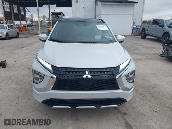 2024 Mitsubishi Eclipse Cross SE with VIN JA4ATWAA7RZ000716, listed as a IAAI auction lot 41221220 with 903 mi miles and . Bid and sale history available at DreamBid. Image 13.