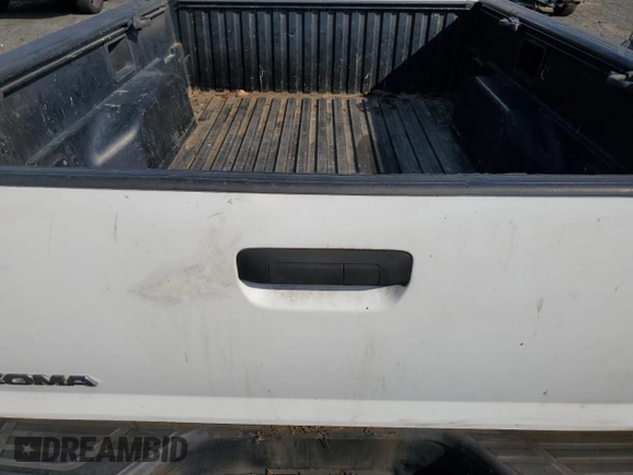 2009 Toyota Tacoma with VIN 5TENX22N39Z631781, listed as a Copart auction lot 43158635 with 264,401 mi miles and Salvage Title. Bid and sale history available at carsss.com. Image 10.