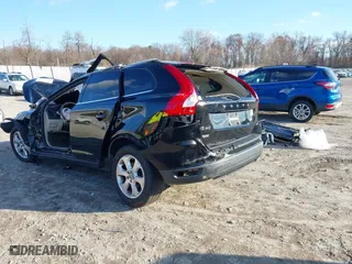 2013 Volvo XC60 3.2L with VIN YV4952DL4D2367869, listed as a IAAI auction lot 40990083 with 1 mi miles. Bid and sale history available at carsss.com. Image 20.