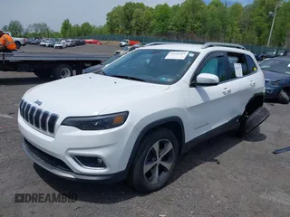2019 Jeep Cherokee Limited z VIN 1C4PJMDX2KD239071, wystawiony jako IAAI lot #42244315 z przebiegiem 99 135 mil mil oraz . Historia ofert i sprzedaży dostępna na DreamBid. Obrazek 2.