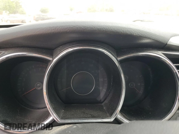 2013 Kia Optima LX z VIN KNAGM4A76D5372356, wystawiony jako Copart lot #57652125 z przebiegiem Nie podano mil oraz Szkoda całkowita • Salvage title. Historia ofert i sprzedaży dostępna na DreamBid. Obrazek 9.