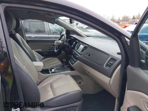 2016 Kia Sedona EX with VIN KNDMC5C11G6160910, listed as a IAAI auction lot 40905404 with 105,523 mi miles. Bid and sale history available at carsss.com. Image 5.