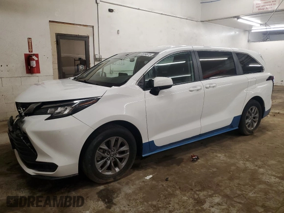 2021 Toyota Sienna LE z VIN 5TDKSKFC7MS023634, wystawiony jako Copart lot #61914675 z przebiegiem 87 980 mil mil oraz Szkoda całkowita • Salvage title. Historia ofert i sprzedaży dostępna na DreamBid. Obrazek 1.