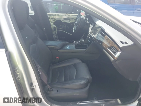 2018 Cadillac CT6 Luxury AWD z VIN 1G6KD5RS7JU101256, wystawiony jako IAAI lot #42139045 z przebiegiem 78 820 mil mil oraz . Historia ofert i sprzedaży dostępna na DreamBid. Obrazek 5.