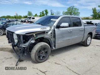 2020 Ram 1500 Big Horn z VIN 1C6SRFFTXLN232574, wystawiony jako Copart lot #55940165 z przebiegiem 98 938 mil mil oraz Szkoda całkowita • Salvage title. Historia ofert i sprzedaży dostępna na DreamBid. Obrazek 1.