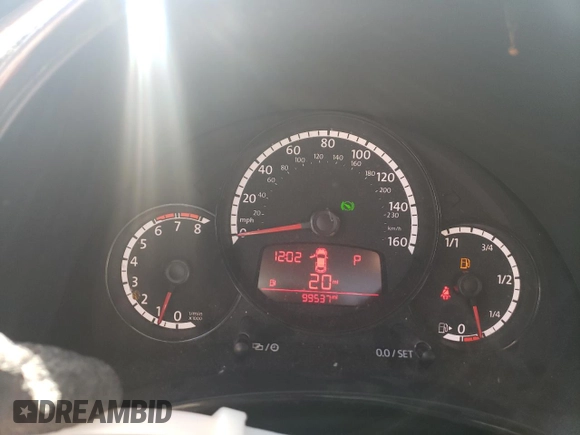 2015 Volkswagen Beetle Fleet Edition z VIN 3VWF17AT6FM615471, wystawiony jako Copart lot #52740305 z przebiegiem 99 537 mil mil oraz Szkoda całkowita • Salvage title. Historia ofert i sprzedaży dostępna na DreamBid. Obrazek 9.