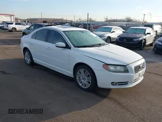 2007 Volvo S80 V8 with VIN YV1AH852971030747, listed as a IAAI auction lot 41208553 with 147,655 mi miles. Bid and sale history available at carsss.com. Image 1.