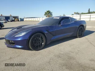 2015 Chevrolet Corvette 2LT z VIN 1G1YD2D7XF5104218, wystawiony jako Copart lot #56056945 z przebiegiem 42 300 mil mil oraz Szkoda całkowita • Salvage title. Historia ofert i sprzedaży dostępna na DreamBid. Obrazek 1.