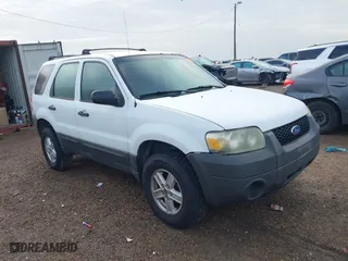 2007 Ford Escape XLS with VIN 1FMYU02Z57KB37979, listed as a IAAI auction lot 41372201 with 172,037 mi miles. Bid and sale history available at carsss.com. Image 1.