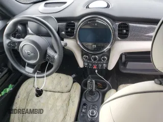2022 MINI Convertible Cooper S z VIN WMW43DL03N3N64966, wystawiony jako Copart lot #74749364 z przebiegiem Nie podano mil oraz Nie do naprawy • Non repairable. Historia ofert i sprzedaży dostępna na DreamBid. Obrazek 8.