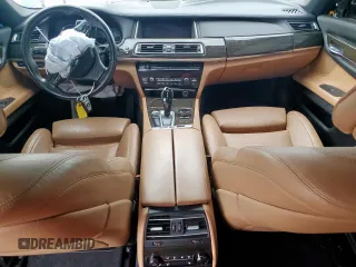 2015 BMW 7 Series 750i xDrive с VIN WBAYB6C55FD966172, выставлен на аукционе Copart как лот 55086405 с пробегом Не указан миль и Списание • Salvage title. История ставок и продаж доступна на DreamBid. Изображение 8.