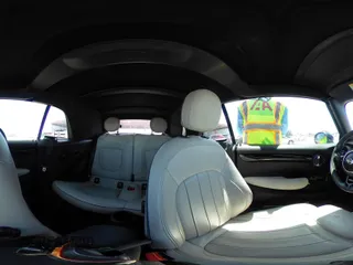 2017 MINI Convertible Cooper S z VIN WMWWG9C30H3C80917, wystawiony jako IAAI lot #42227320 z przebiegiem 38 490 mil mil oraz . Historia ofert i sprzedaży dostępna na DreamBid. Obrazek 21.