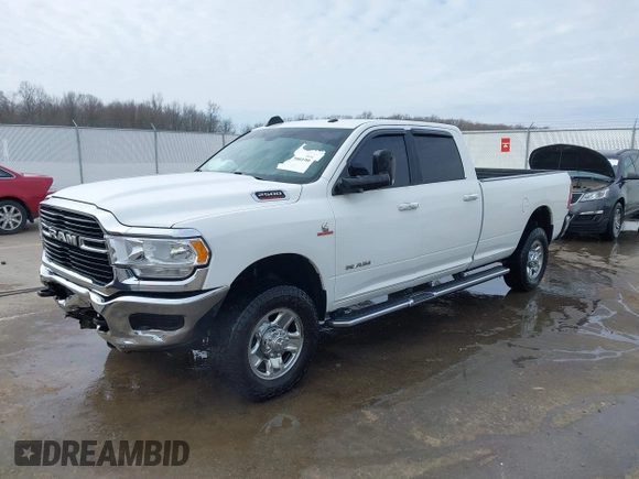 2019 Ram 2500 Big Horn with VIN 3C6UR5JL5KG703032, listed as a IAAI auction lot 41700190 with 90,215 mi miles. Bid and sale history available at carsss.com. Image 17.