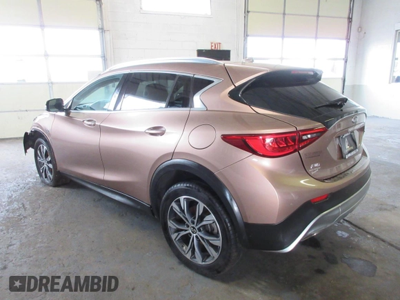 2017 Infiniti QX30 Luxury z VIN SJKCH5CR6HA023217, wystawiony jako Copart lot #78500384 z przebiegiem 62 281 mil mil oraz Czysty tytuł • Clean title. Historia ofert i sprzedaży dostępna na DreamBid. Obrazek 4.