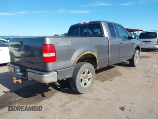 2006 Ford F-150 XLT z VIN 1FTPX14V26KC91250, wystawiony jako IAAI lot #42608663 z przebiegiem 303 991 mil mil oraz . Historia ofert i sprzedaży dostępna na DreamBid. Obrazek 4.