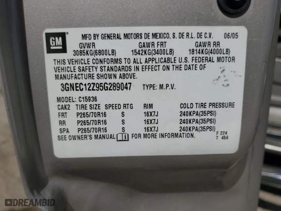 2005 Chevrolet Avalanche LS with VIN 3GNEC12Z95G289047, listed as a Copart auction lot 48213985 with 252,141 mi miles and Salvage Title. Bid and sale history available at carsss.com. Image 12.