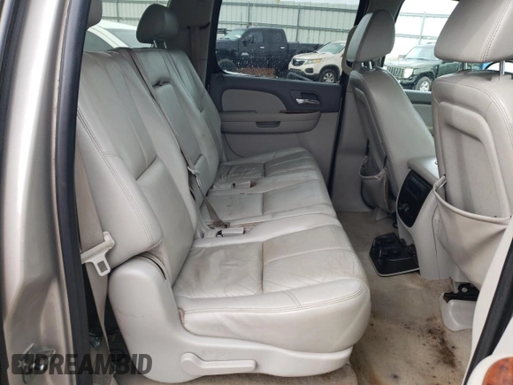 2008 Chevrolet Suburban LTZ with VIN 3GNFK16388G114290, listed as a Copart auction lot 44265795 with 236,666 mi miles and Clean Title. Bid and sale history available at carsss.com. Image 11.
